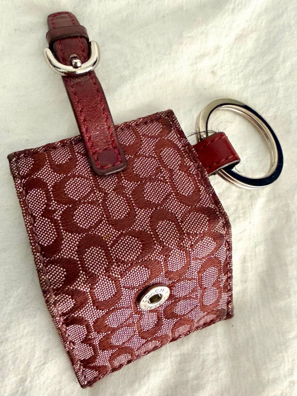 👑✅PRICE FIRM✅ COACH burgundy check book cover and mini picture frame key fob set - Picture 8 of 17
